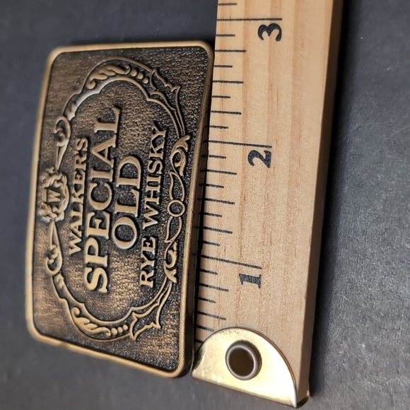 Century Canada, Walker Special Old Rye Whiskey Metal Belt Buckle . - Picture 7 of 8